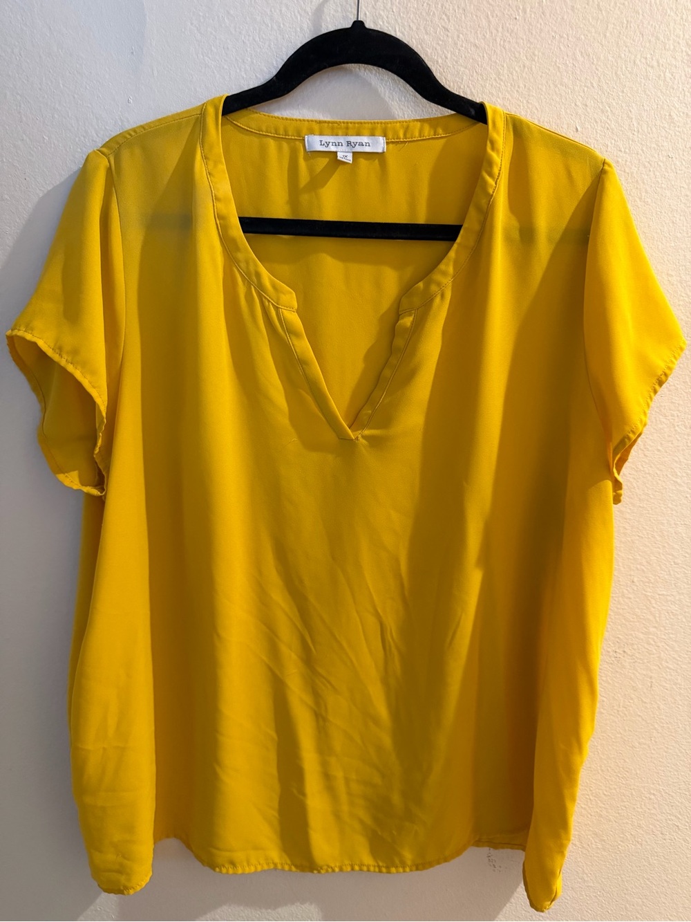 Women’s Lynn Ryan Women's Solid V-Neck Short Sleeve Blouse Yellow XL